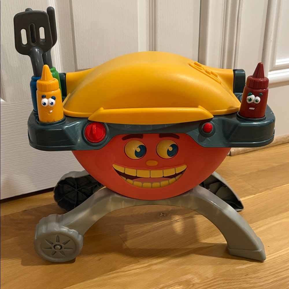 Vintage Playskool Charlie Coal The Talking Grill
